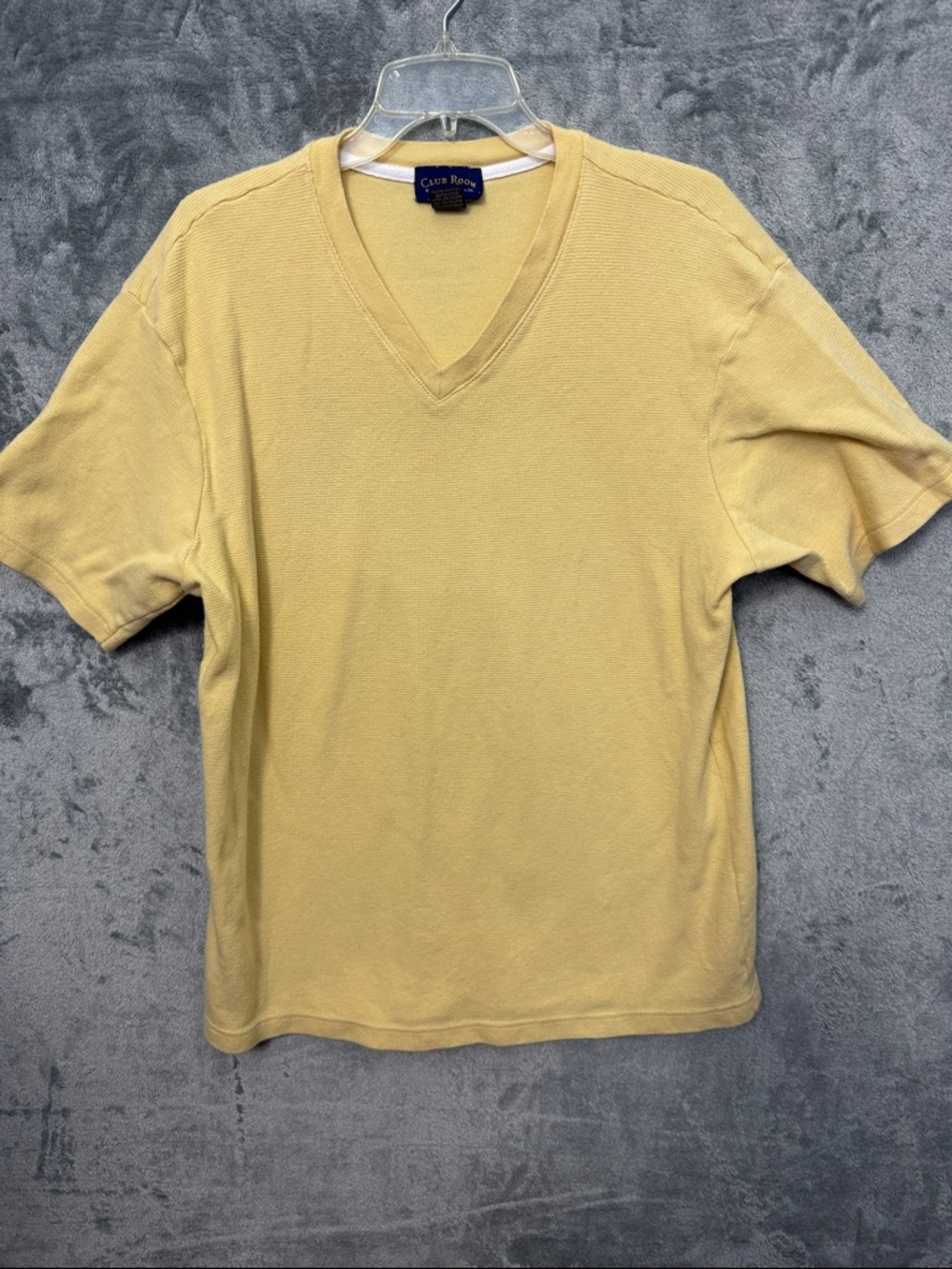 Club Room by Charter Club Lg V-Neck Short Sleeve Tee in Pale Yellow cotton Vtg
